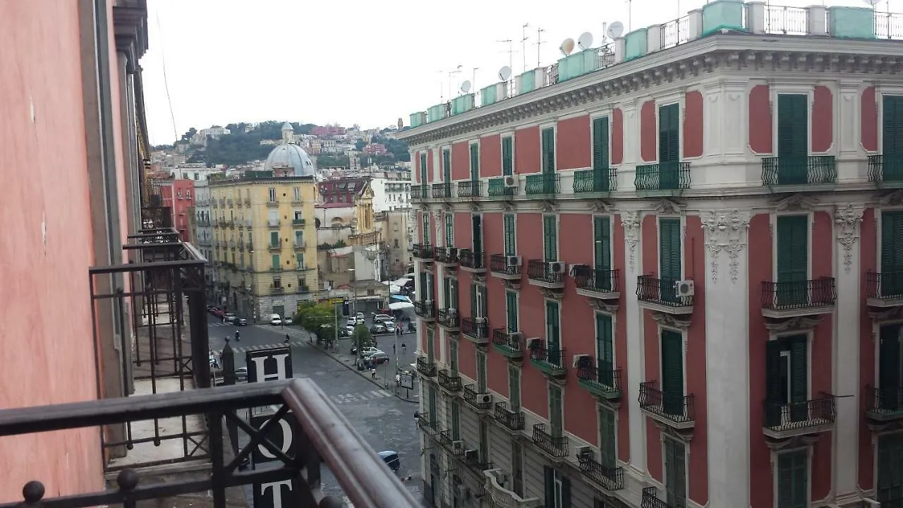 Una Casetta Al Centro Di Napoli イタリア